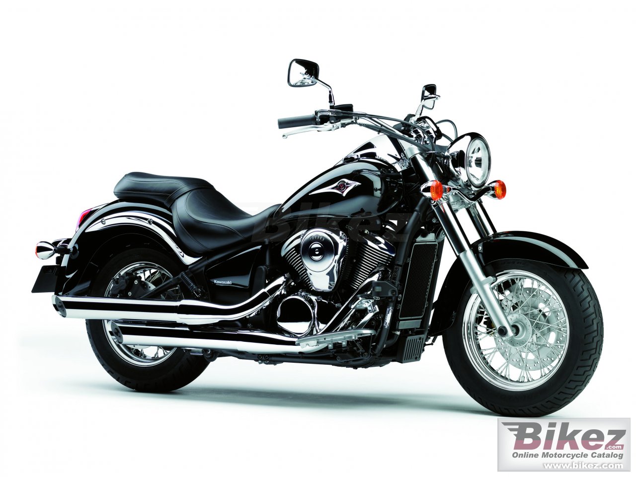 Big Kawasaki vn 900 classic picture and wallpaper from Bikez.com